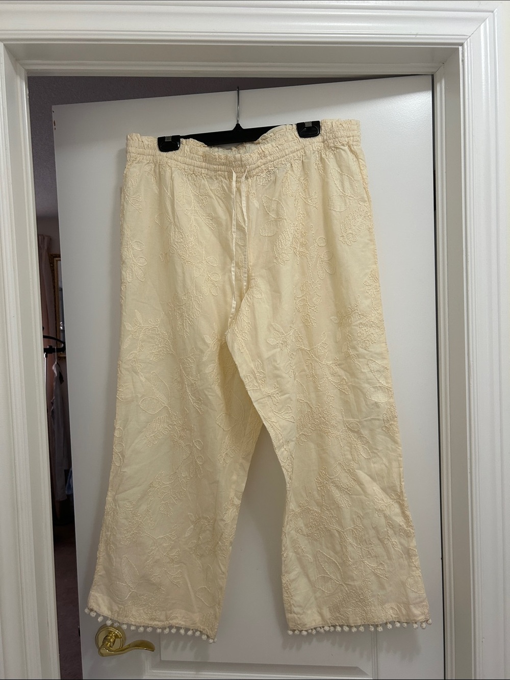 NWT boho Cream Embroidered Relaxed 100% Cotton Pants. XL